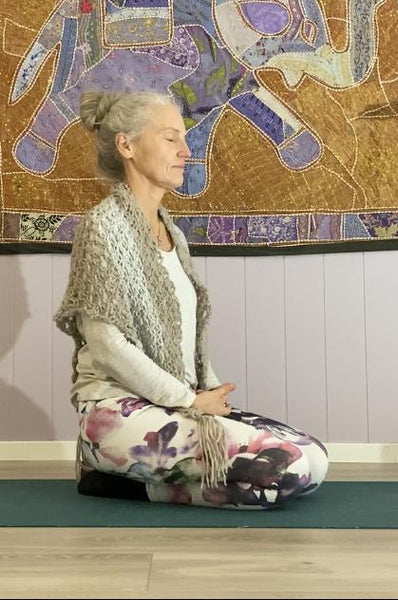 Meditasjonssjal i alpakka, ull og håndfarget silke