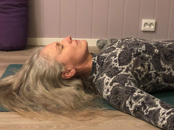 Søvnløs? Maten og yogaen som gjør deg bedre!